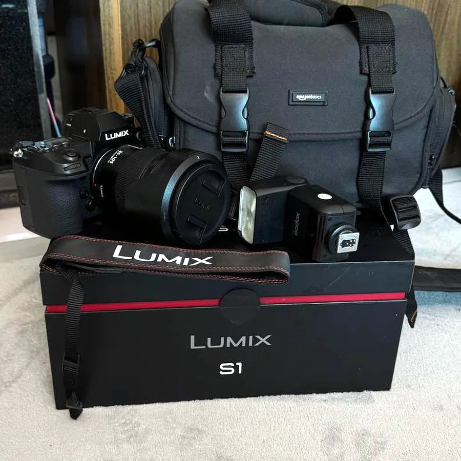 Panasonic Lumix S1 с объективом Leica 24-105mm