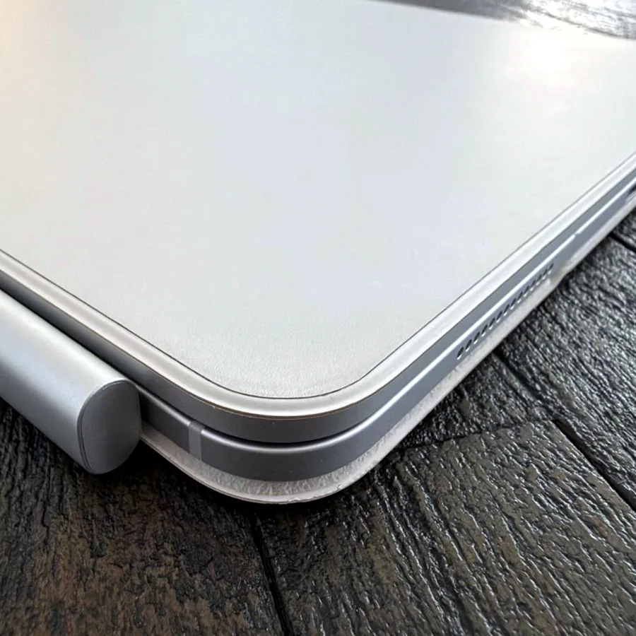 Apple iPad Pro M4 13 дюймов 256GB с Magic Keyboard