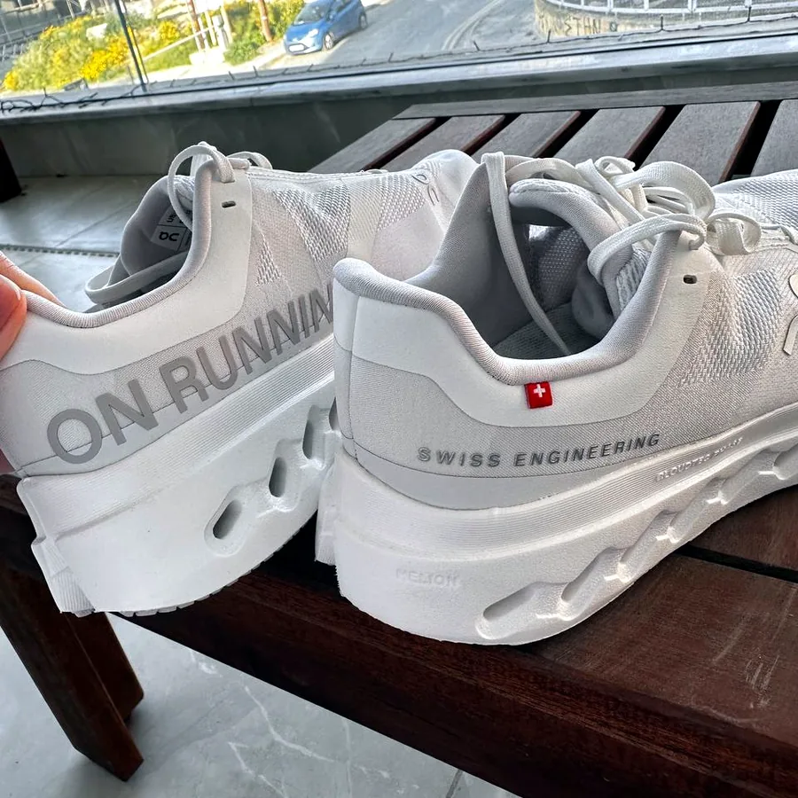 Кроссовки ON Running, размер 38 женские