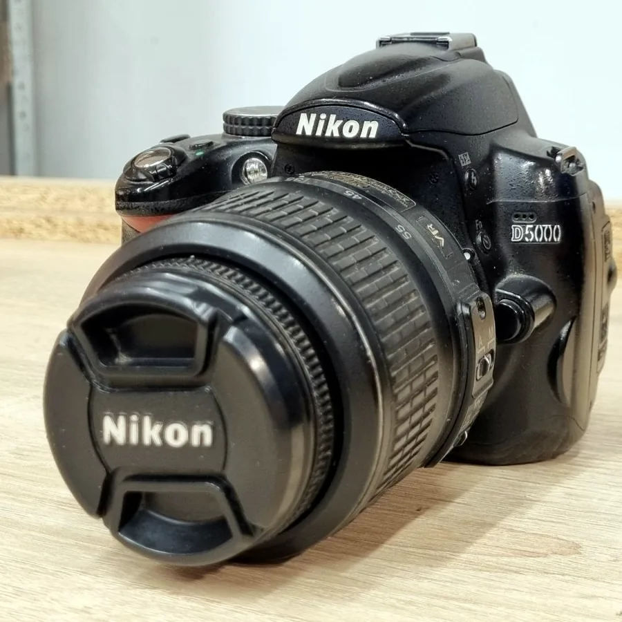 Nikon D5000 с объективом 18-55mm