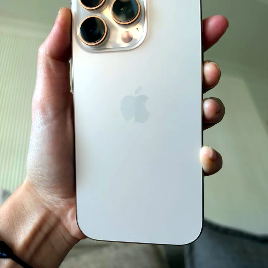 iPhone 16 Pro, 128 ГБ, хорошее состояние