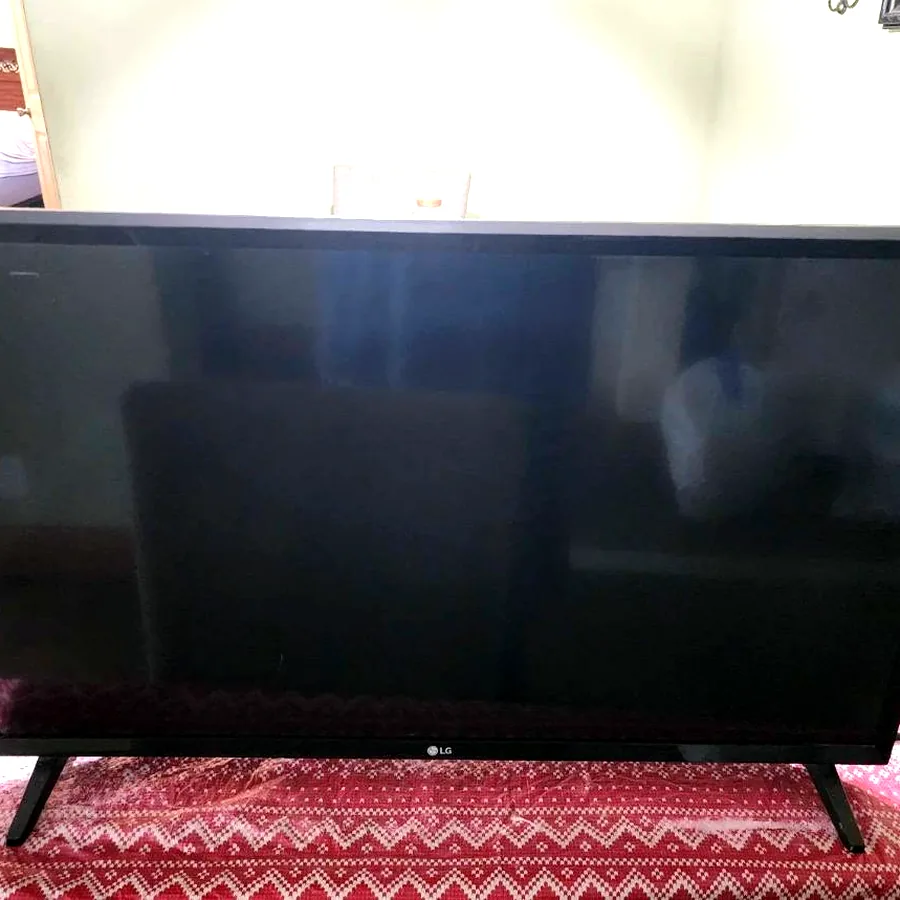 Телевизор LG 32 дюйма, отличное состояние