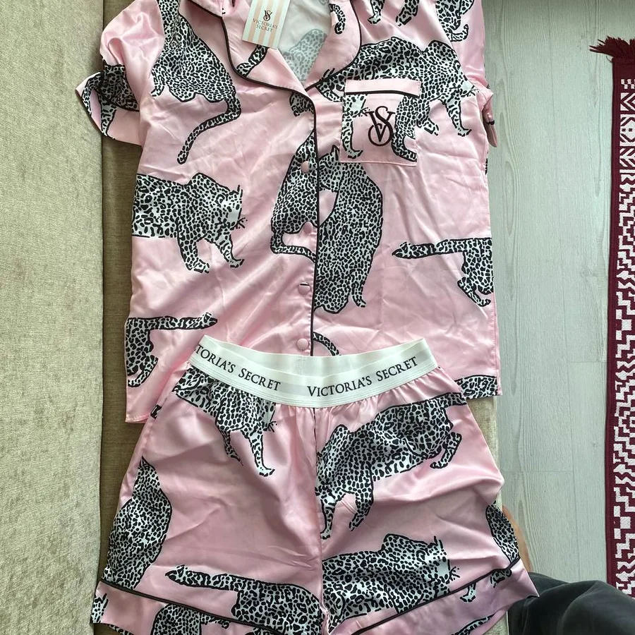 Модель Victoria Secret, размер S-M