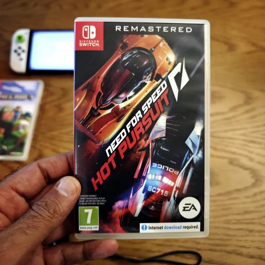 Nintendo Switch OLED с 6 играми и аксессуарами