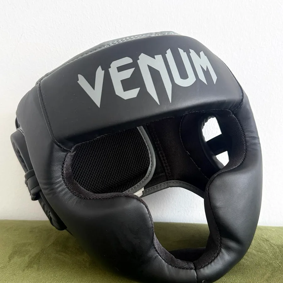 Защитный шлем Venum для бокса