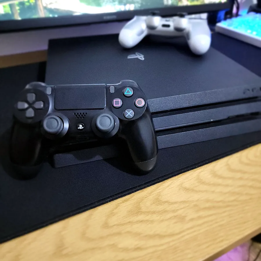 Sony PlayStation 4 Pro 1TB, полностью рабочая