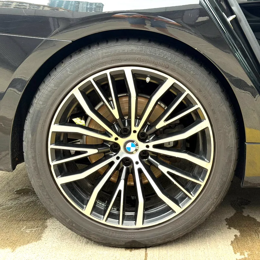 Летние шины 295/40R21, 2 колеса