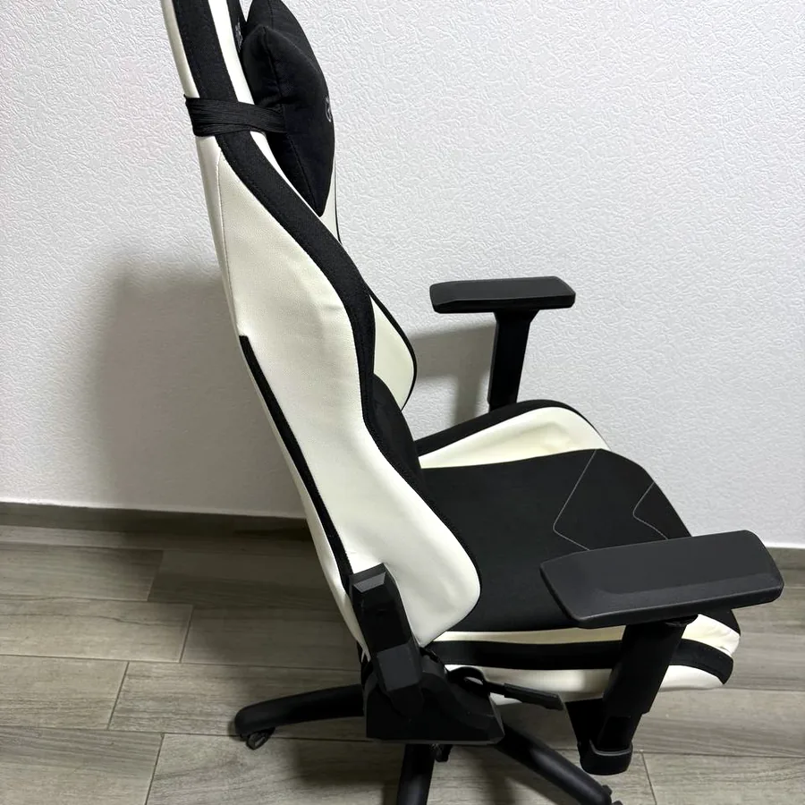 Игровое кресло GX Trust GXT 714W, тканевое