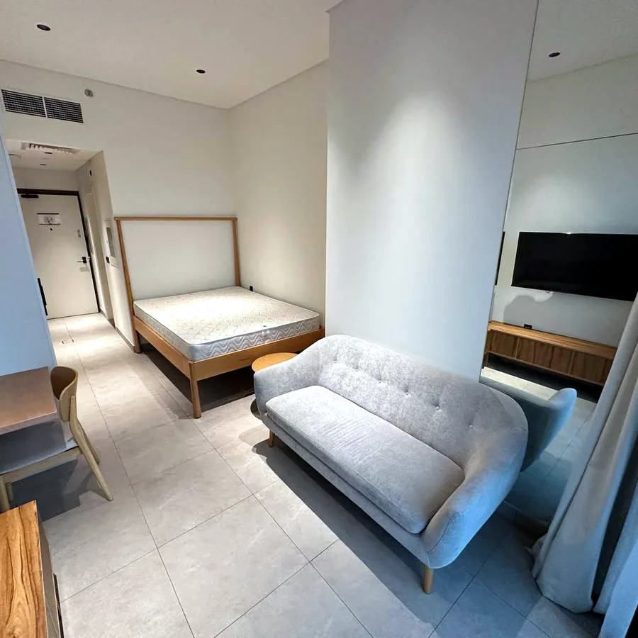 Студия в JVT, 29,66 м², меблирована