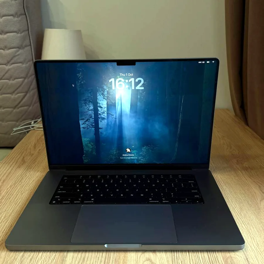 MacBook Pro 16 M1 Pro, 16 ГБ, 1 ТБ SSD