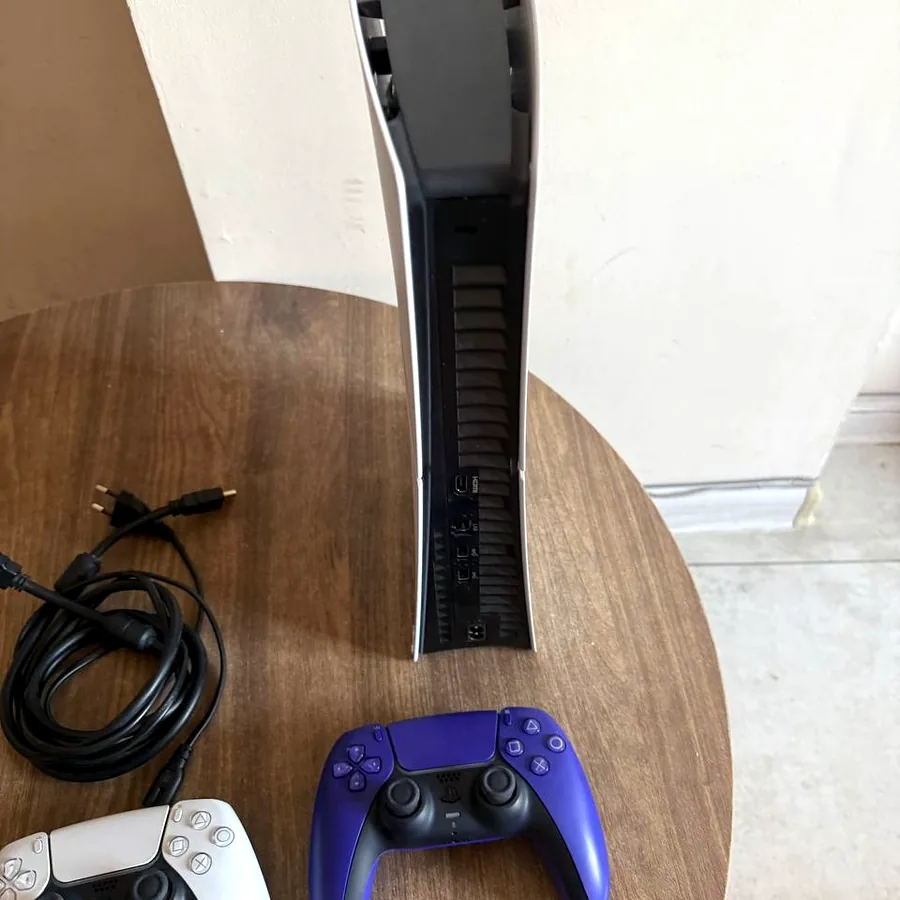 PlayStation 5, почти новая