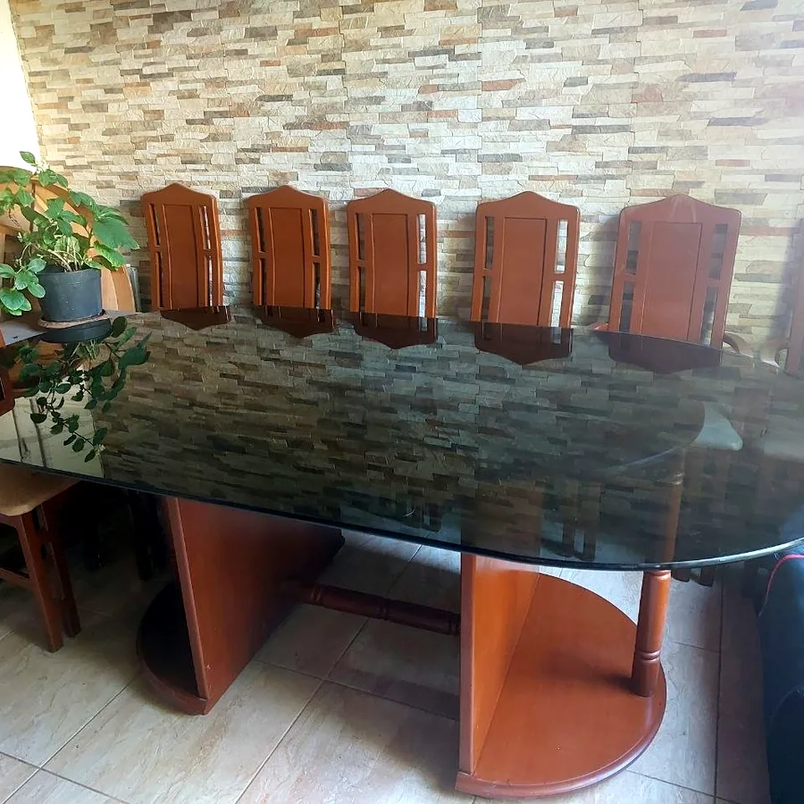 Стулья из массива дерева, 8 штук