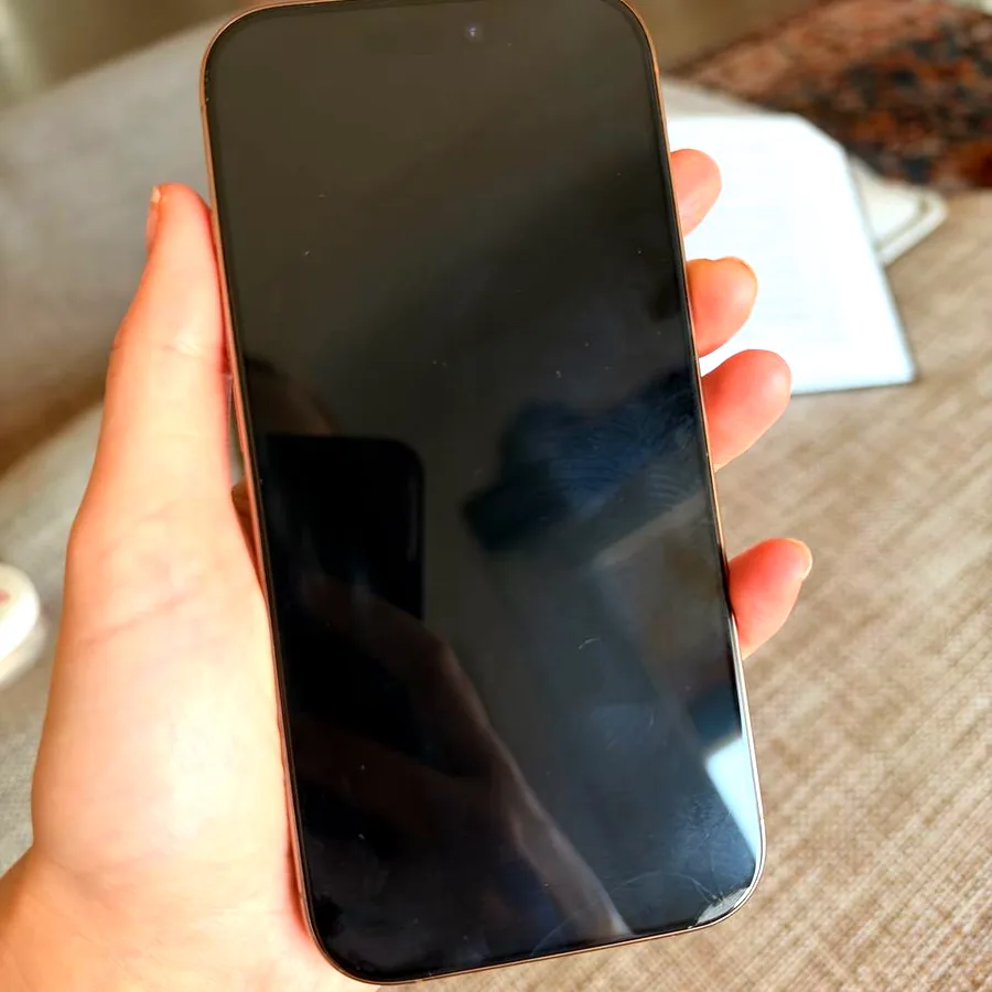 iPhone 16 Pro, 128 ГБ, хорошее состояние